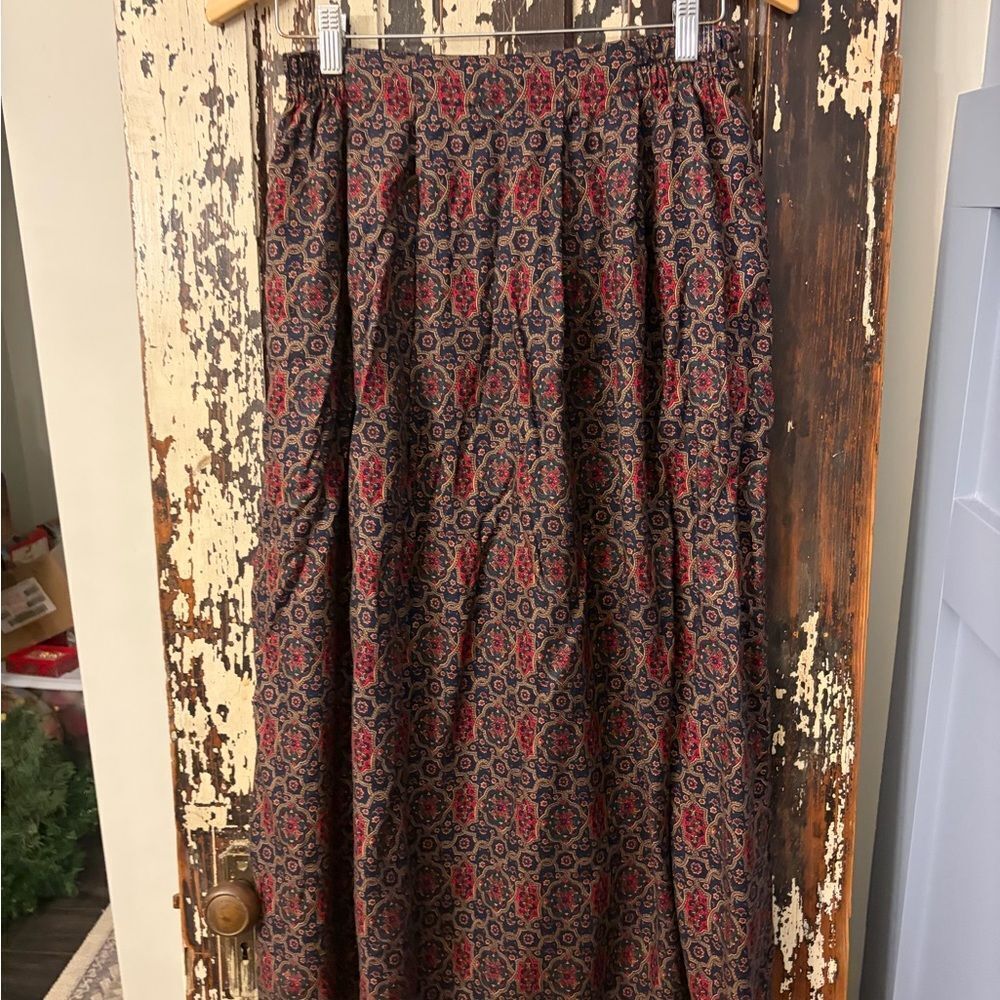 JH Collectibles Red and Black tan Maxi Skirt. Vintage size 12.